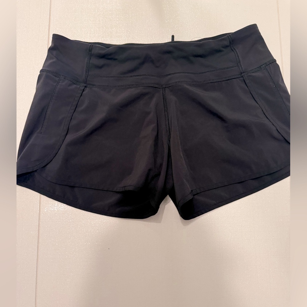 Lululemon lined running short; black; women’s size 4/6